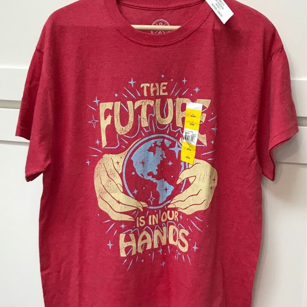 NWT Walmart Men's Red T-shirt Novelty Future Large 42/44 Short Sleeved Classic